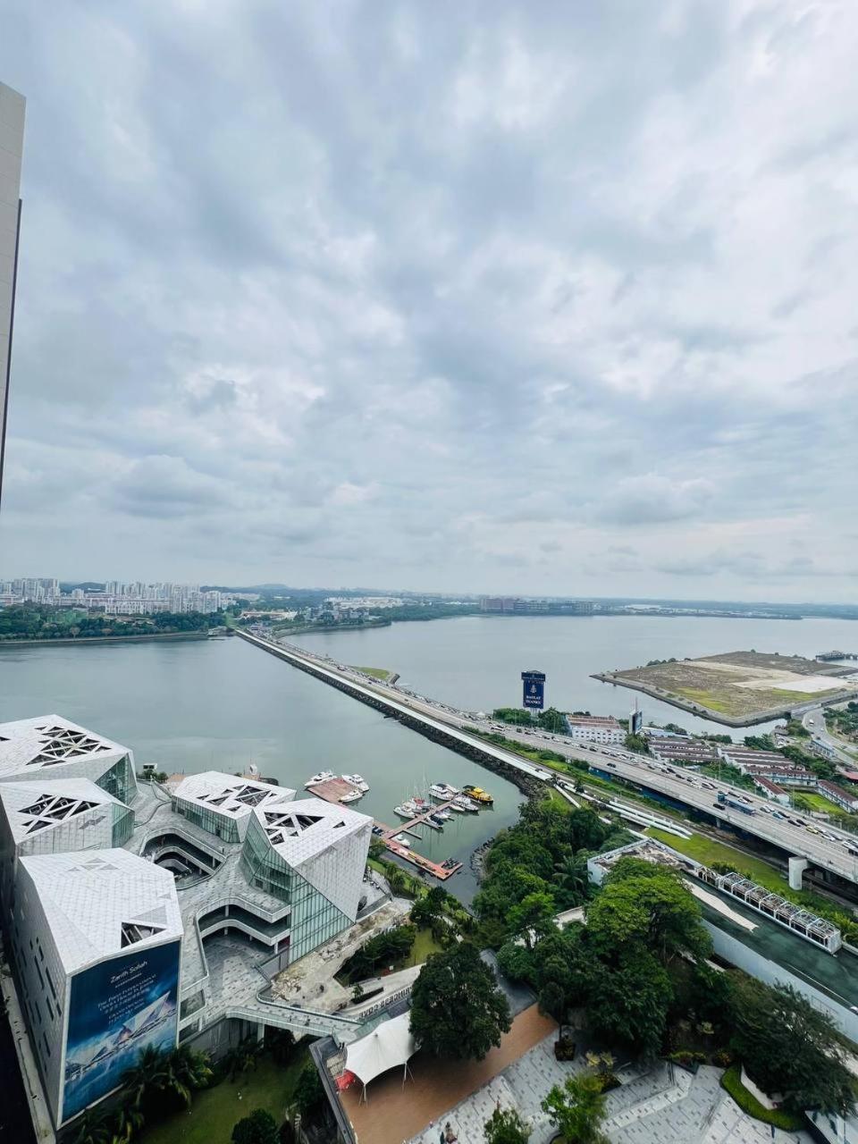 R&F Princess Cove At Anju Johor Bahru Exterior photo
